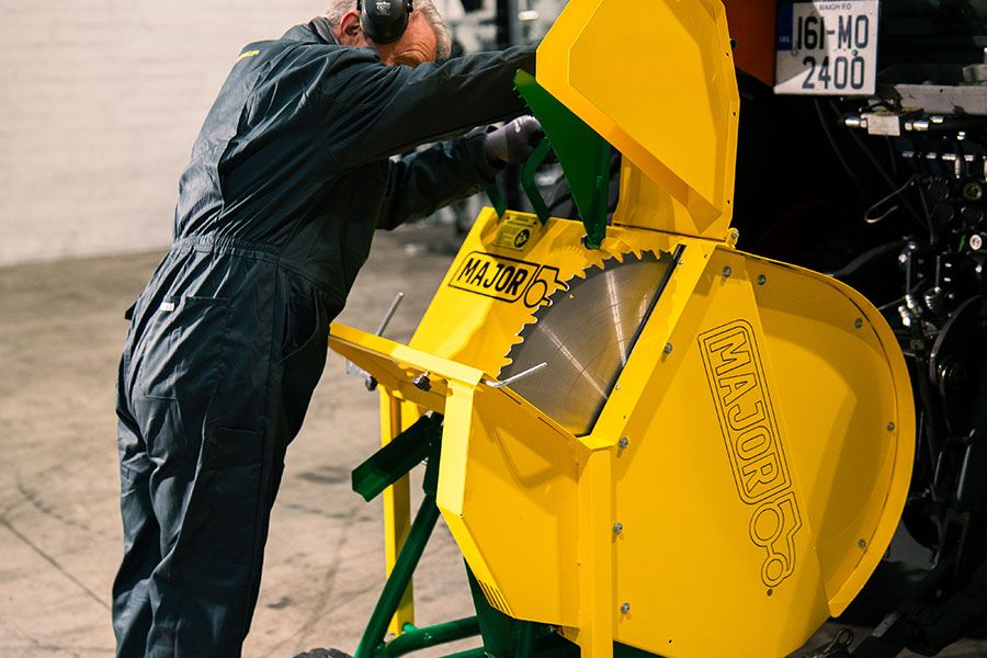 Major Swinging Saw Bench