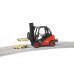 U02511 Linde H35 Forklift + 2 Pallets Bruder